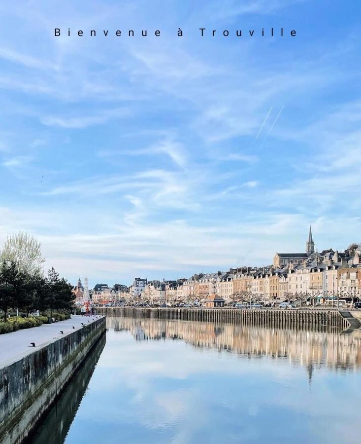 Appartement Le grand large  à Trouville-sur-Mer Extérieur photo